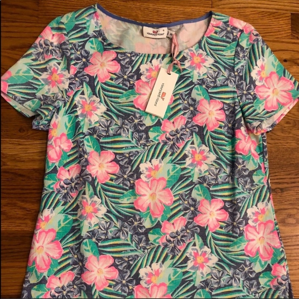 NWT Vineyard Vines Island Floral Rint Shirt XS